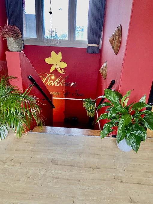 Ægte thaimassage . Vi har flere dygtige og professional massører — 2 / 7