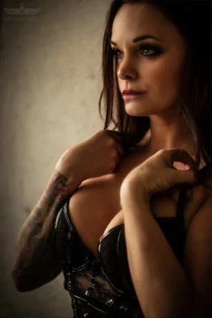 Lady Vivien Blue — 6 / 9