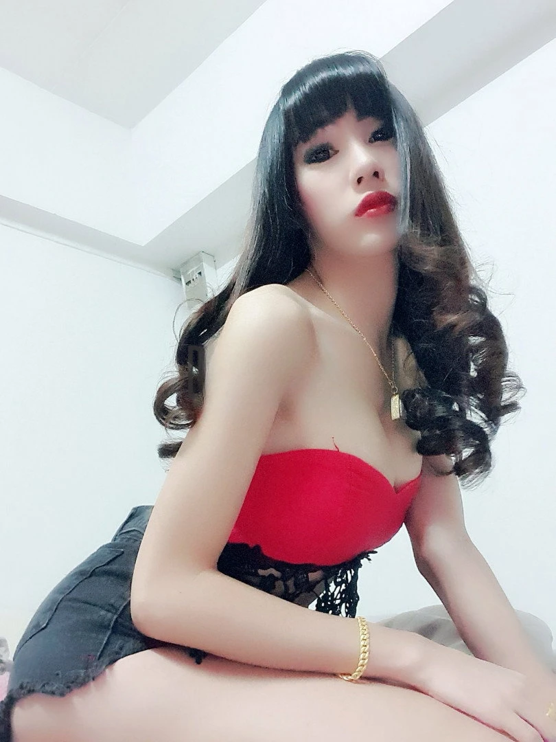 Ealla Saki, Escort, Dubai