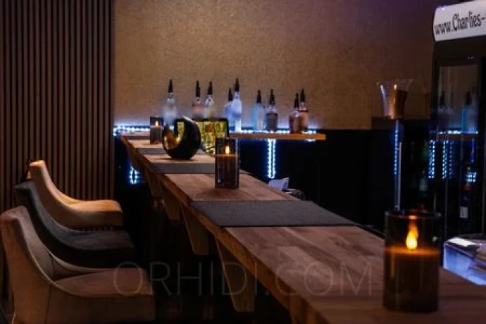 Charlies Hamburg — 2 / 18