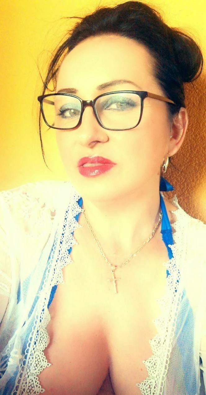 Andreea 52 — 19 / 44