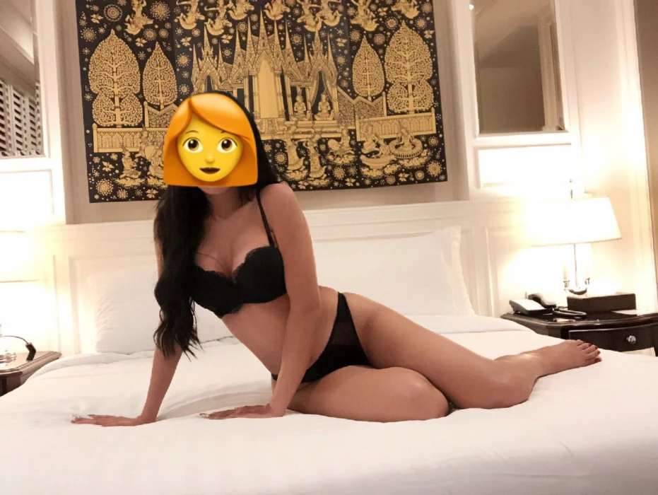 Apple, Escort, Bangkok
