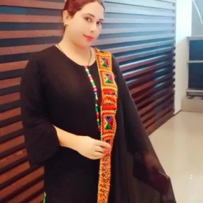 Nayna, Escort, Sohar