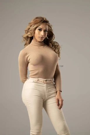 Alexandra Montenegro — 5 / 12