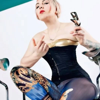 Pixie Pee Magic, Escort, Berlin