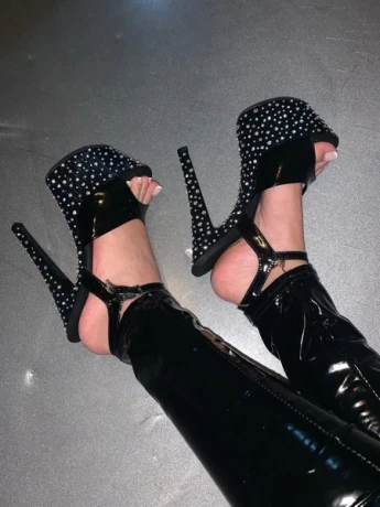 Lilly aus Deutschland — 2 / 3