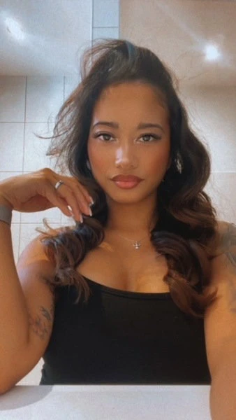 Yina, Escort, Luzern