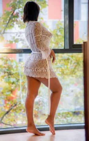 Cindy Canibena — 2 / 4