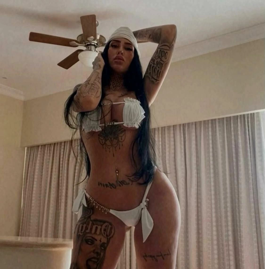 Vanessa — 2 / 4
