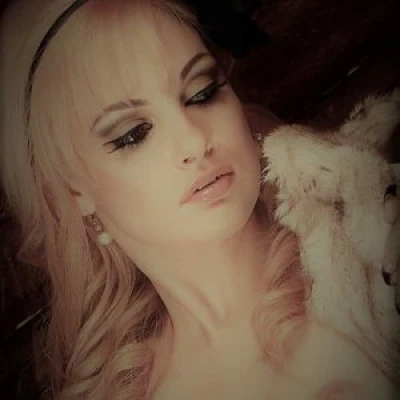 Shelly, Escort, Dubai