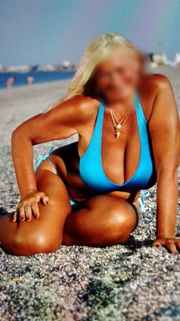 Lena Mit Grossen Brusten Und Erfahrung — 2 / 5