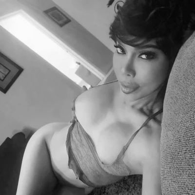 Allie Zeon, Escort, Moncton