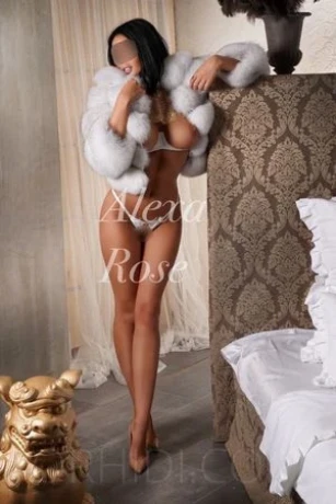 Alexa Rose Deutsch — 11 / 12