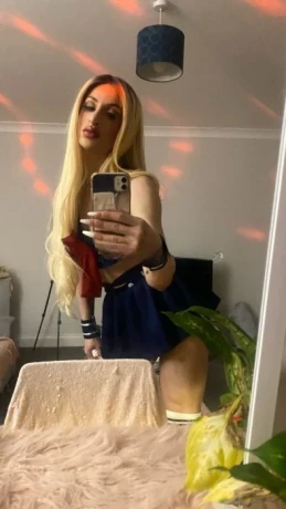 Rafaella Kallynn — 8 / 9