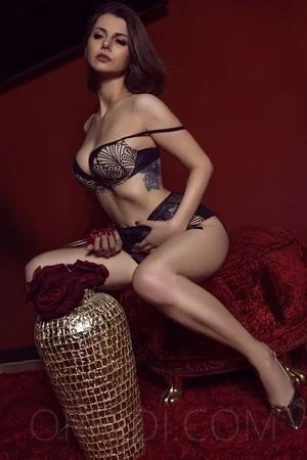 Aysell im Club Purple — 1 / 6