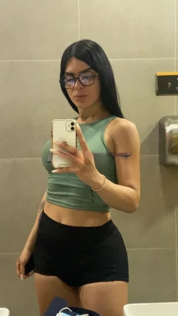 Alejandra Ts — 3 / 12