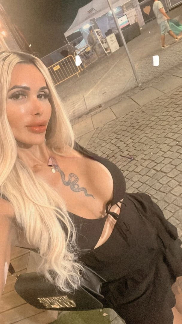 Nikole Jolie — 10 / 12