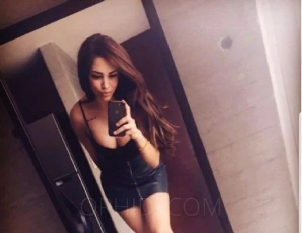 Carolina Venezuela — 3 / 5