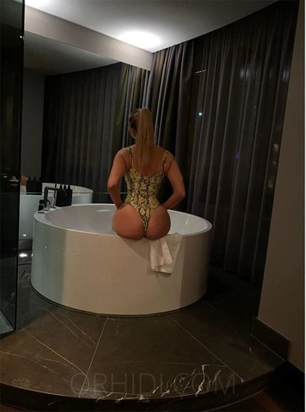 Viktoria — 2 / 8