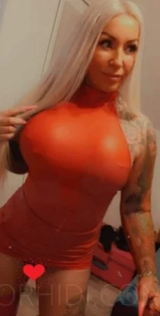 Tattoomodel Gina blond P*rno — 20 / 24