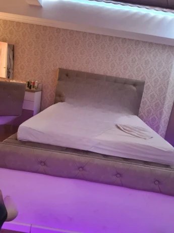 Partyyyy Girl — 1 / 5