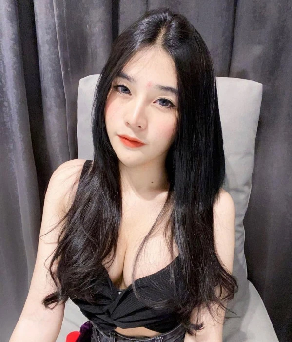 Jasmine Taya — 2 / 4
