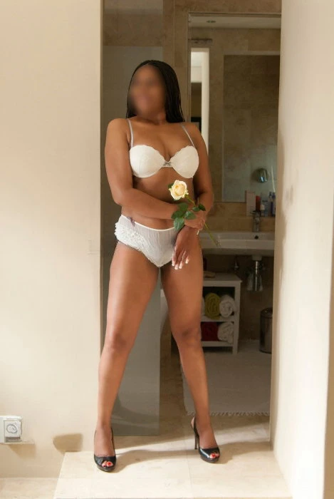 Misstress Gia — 2 / 3