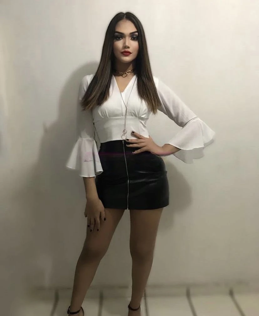 Emilly Alto Nivel — 3 / 5