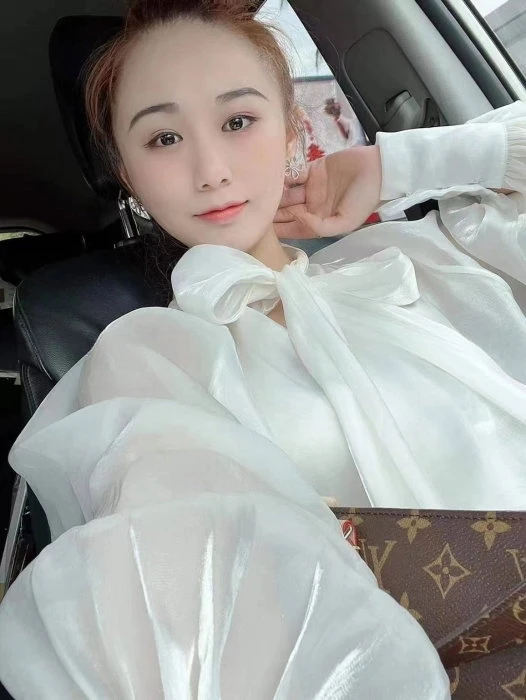 Sara — 4 / 7