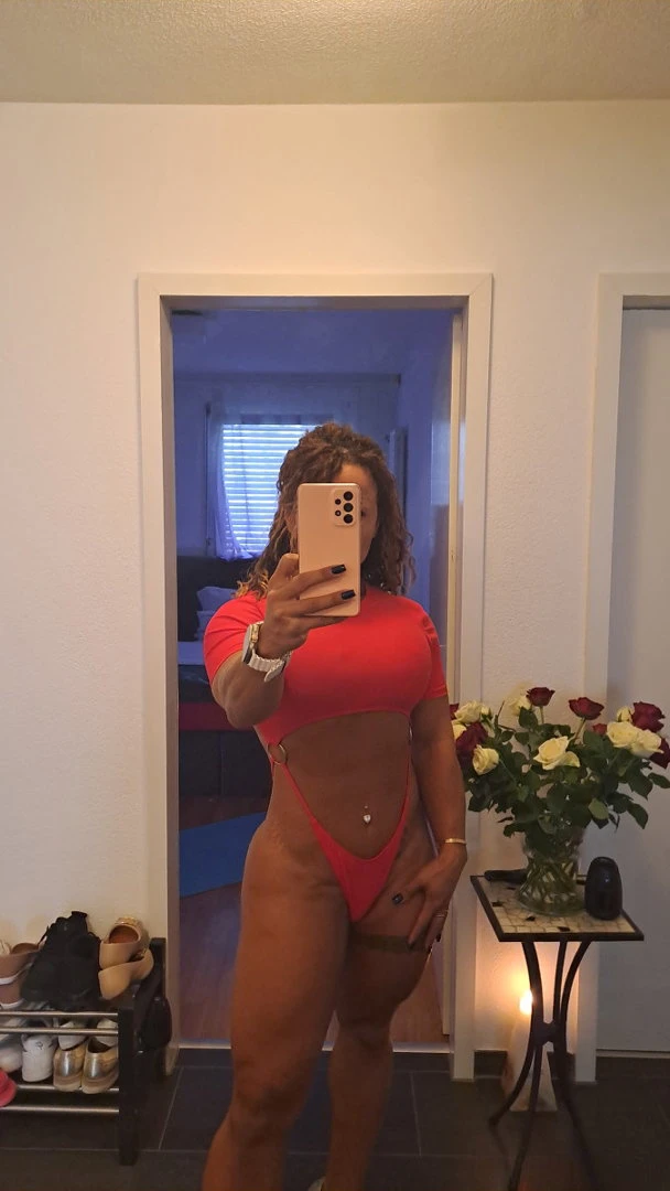 Bodybuilding Latina, Escort, Bern