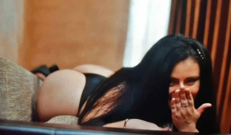 Kimberly Adams — 5 / 6