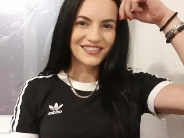 Analsex Deep Throat Originale Bilder Diskret In Glattbrugg — 1 / 3