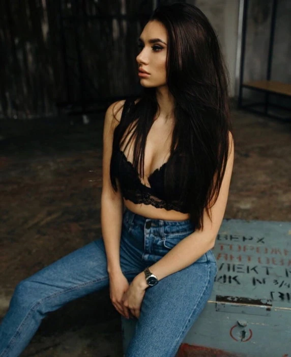 Lia, Escort, Paris