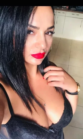 Geile Meid Ruby Ontvangt In Maasmechelen Prive Discreet — 1 / 8