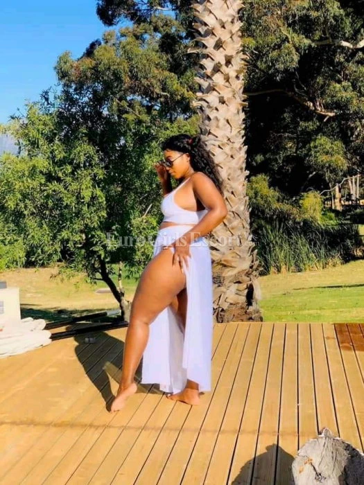 Becky Bae, Escort, Accra