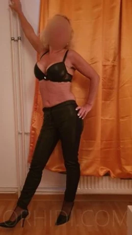 Attraktive 49 Jährige im Nordend — 2 / 3