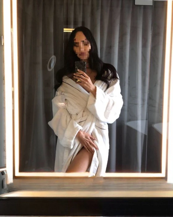 Monica — 4 / 8