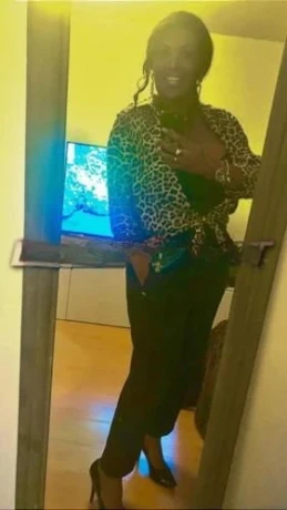 Naomi Oliveira — 11 / 12