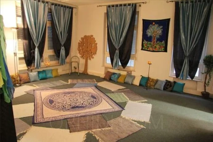 MASSAGE-WELTEN — 1 / 12