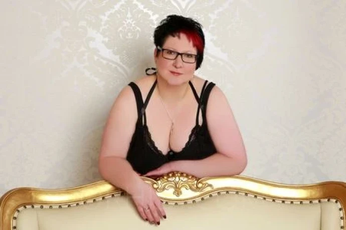 Lilly - molliger, deutscher Busentraum — 15 / 24