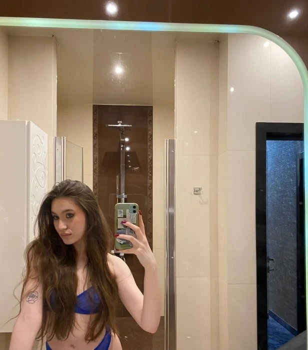 Polina — 3 / 7