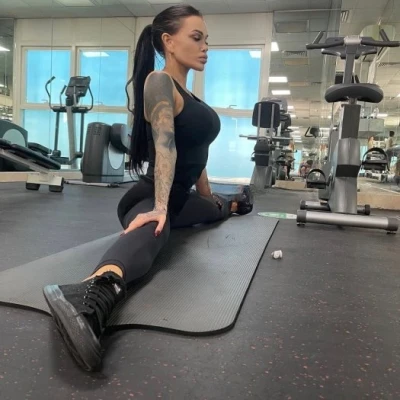 Kira, Escort, Riyadh