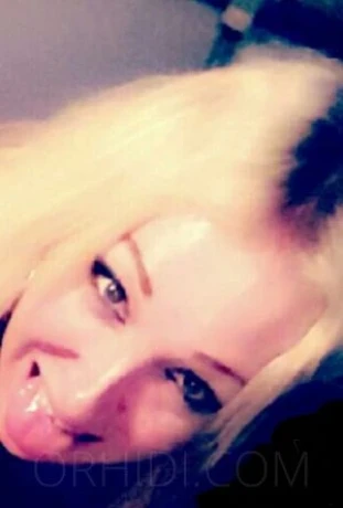 Shemale Christina — 3 / 5