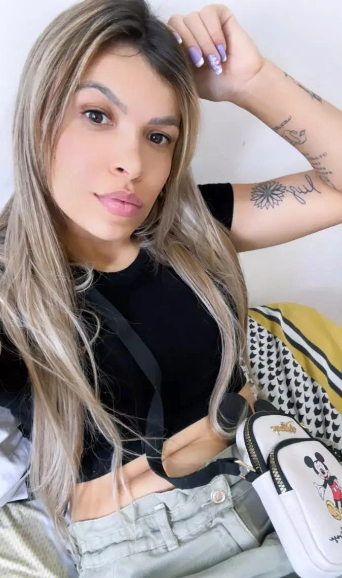 Pamela Hot — 18 / 30