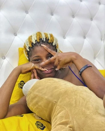 Trasha Mina — 1 / 9