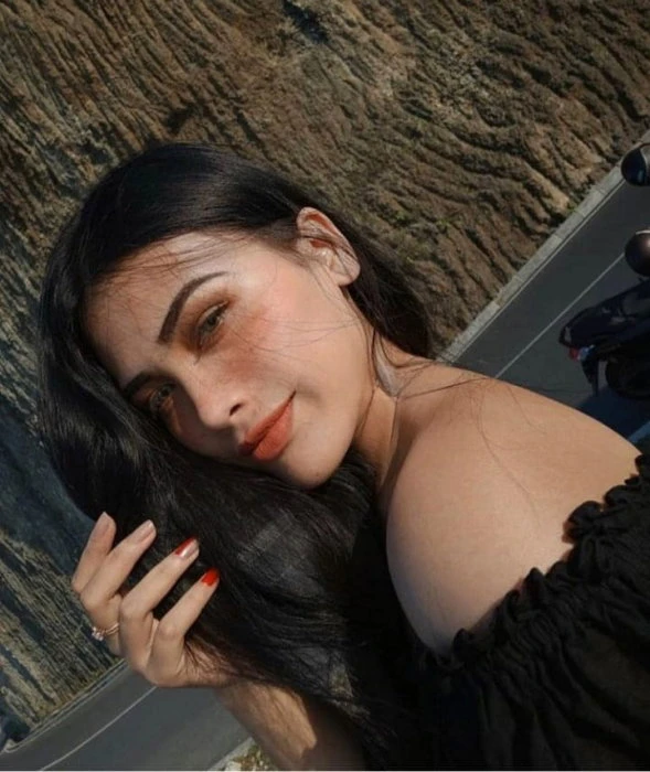 Caca Caroline — 2 / 5