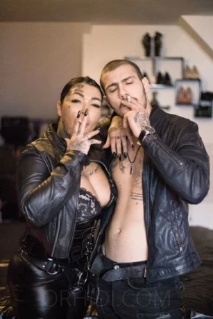 Domina Vicky — 20 / 24