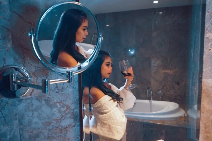 Veronica Deby — 3 / 4