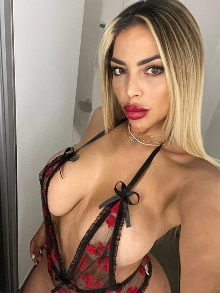 Chantal Heisse Latina — 3 / 16