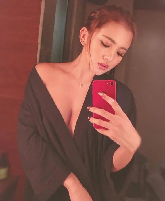 Aki — 2 / 4